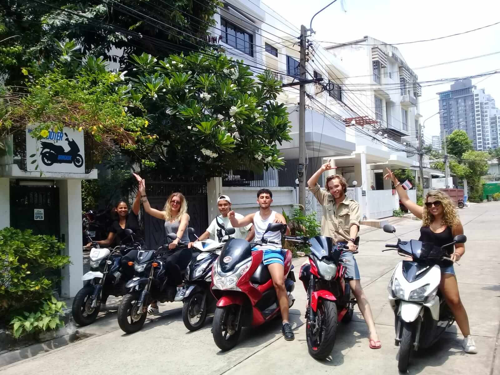 Benefits of Renting a Scooter in Bangkok